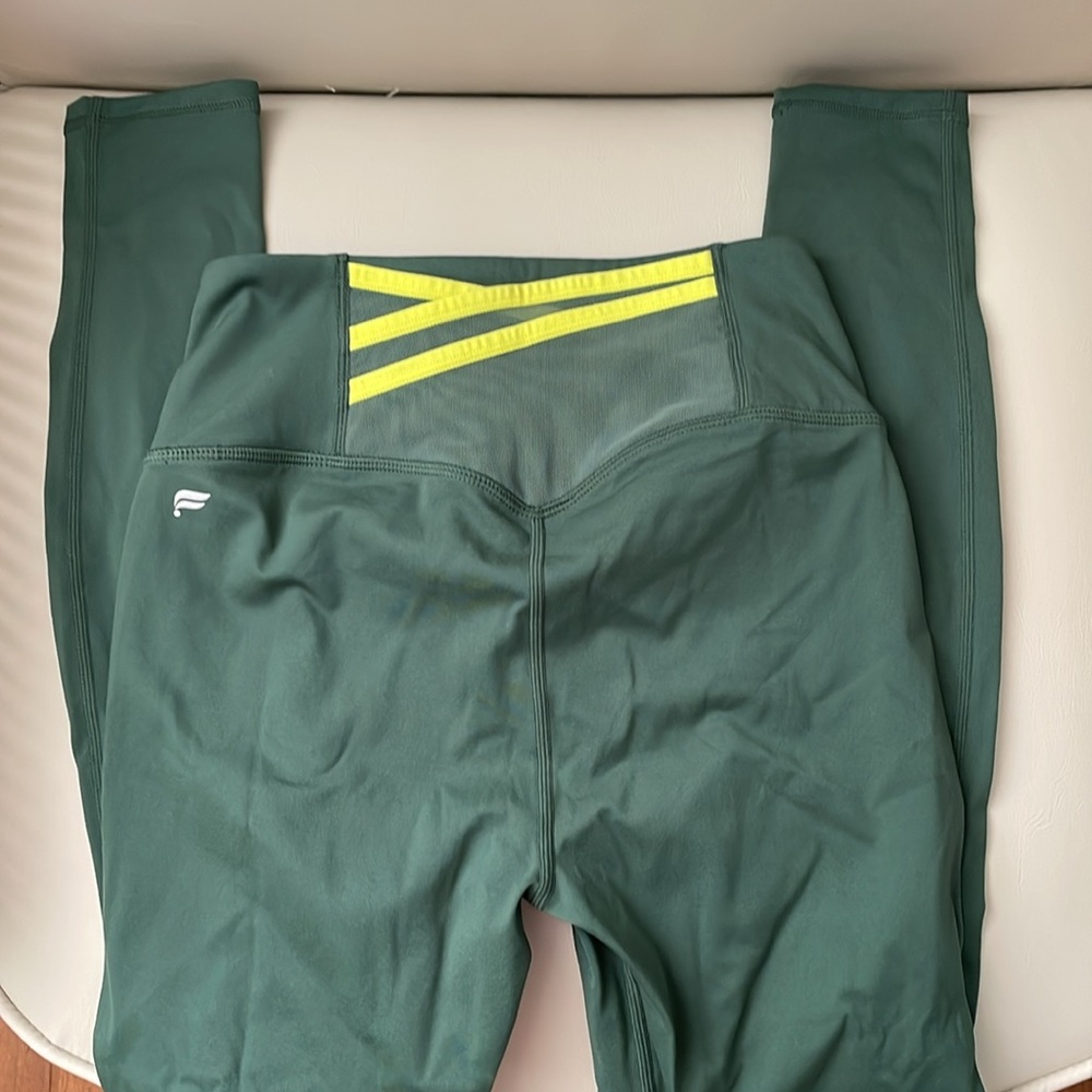 ✴️ LIKE NEW FABLETICS MOTION 365 GREEN LEGGINGS SIZE SMALL